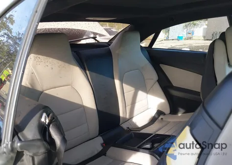 2012 Mercedes-Benz E 350 z USA, uszkodzony, nr VIN WDDKJ5KB2CF171616